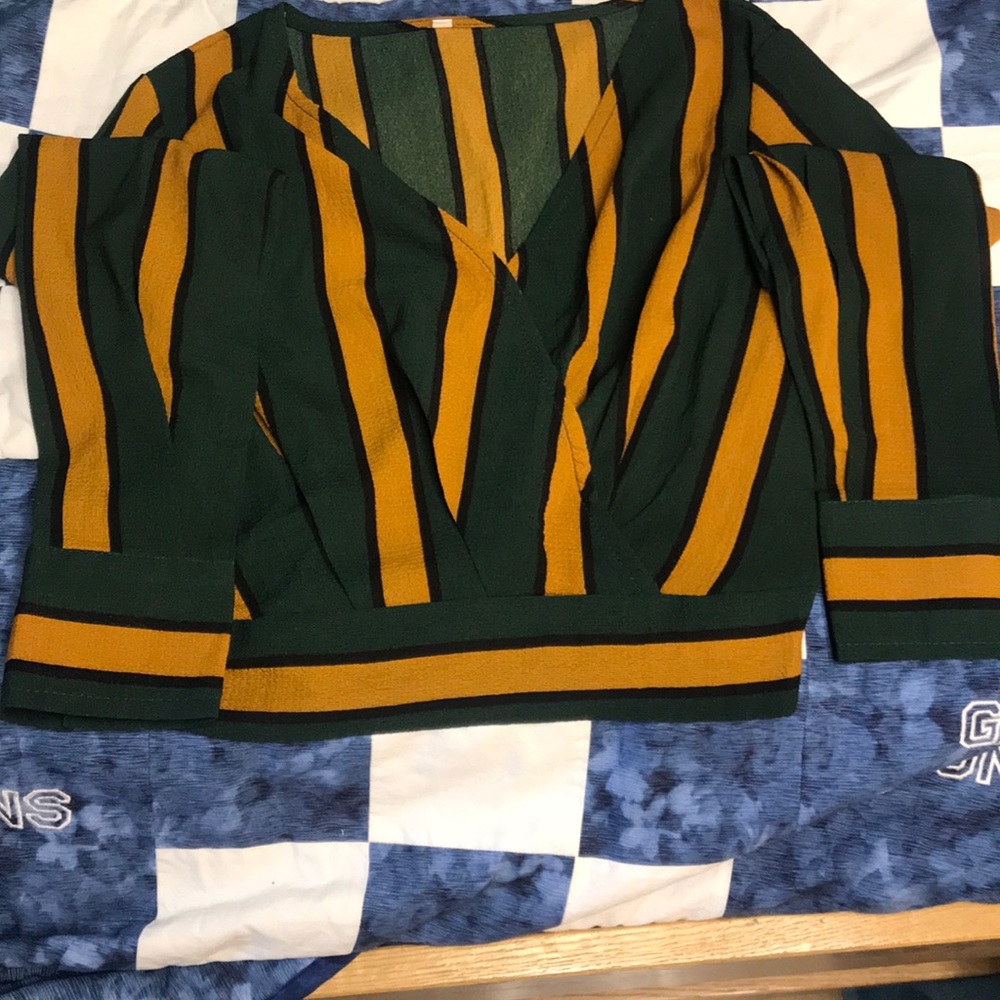 Lightweight, striped, cropped long-sleeve